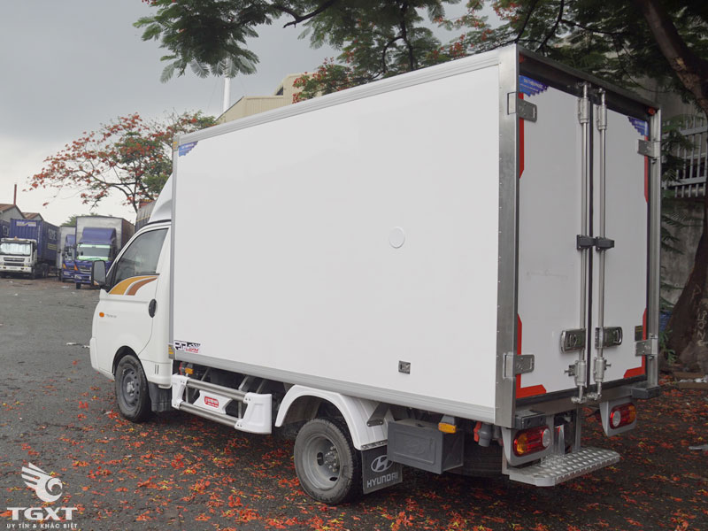 Xe Tải Hyundai New Porter H150 1.5 Tấn Thùng Bảo Ôn