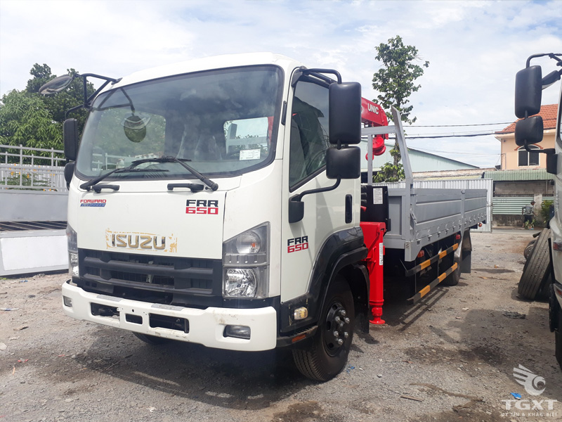 Xe Tải Isuzu FRR90N 4T2 Gắn Cẩu Unic 3 Tấn 6 Khúc