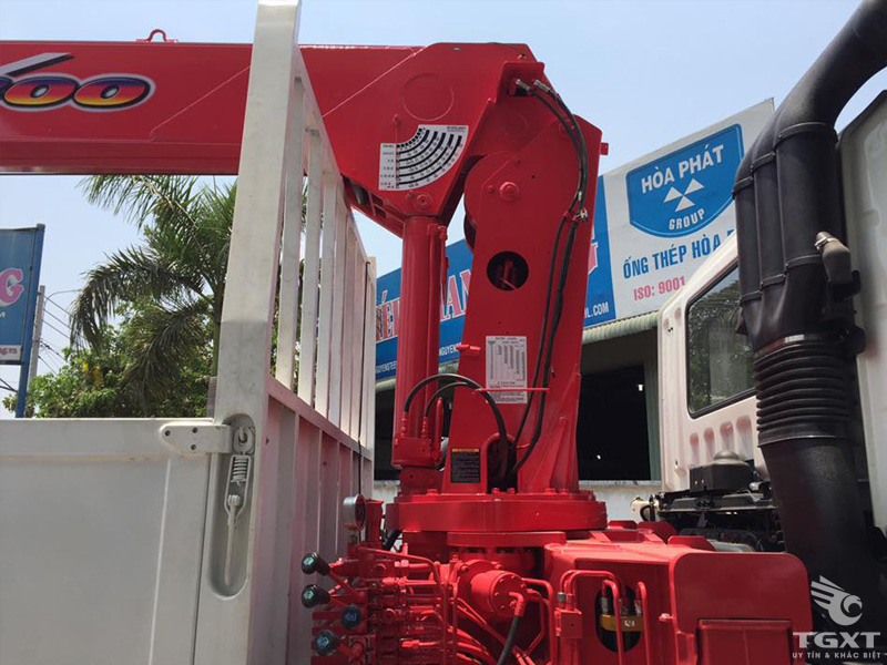 Xe Tải Isuzu 15 Tấn FVM Gắn Cẩu Unic 8 Tấn 5 Khúc URV805