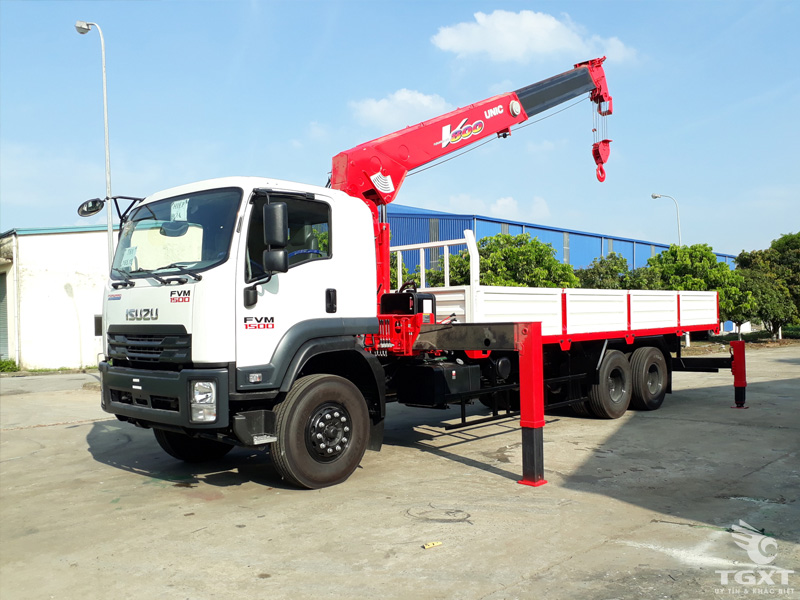 Xe Tải Isuzu 15 Tấn FVM Gắn Cẩu Unic 8 Tấn 5 Khúc URV805