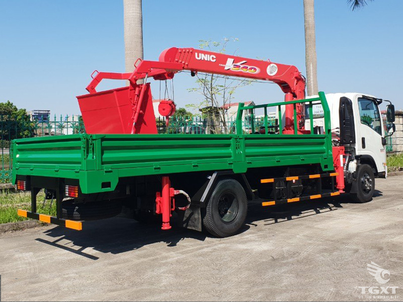 Xe Tải Isuzu NQR75L 3T5 Gắn Cẩu Unic 3 Tấn URV340