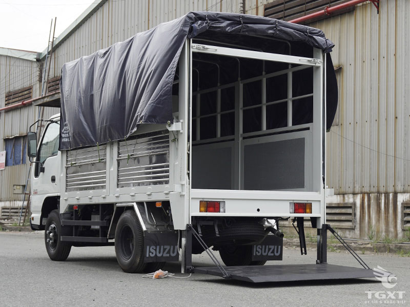 Xe Tải Isuzu 1T49 Thùng Bạt Gắn Bửng Nâng - QKR230