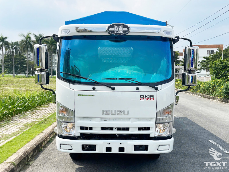 Xe Tải Isuzu QMR77HE5 2.8 Tấn Thùng Bạt