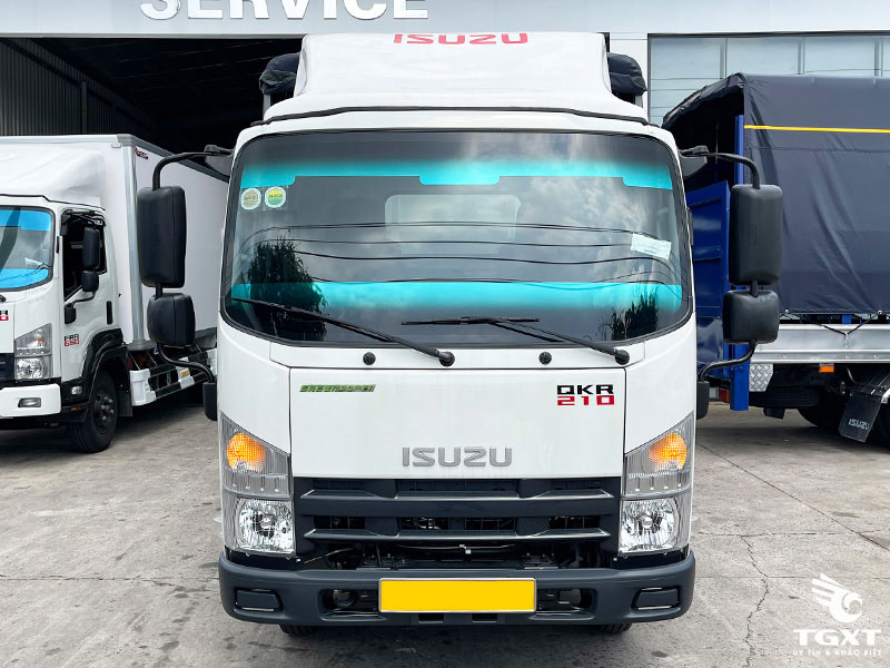 Xe Tải Isuzu QMR77HE5A 2.3 Tấn Thùng Bạt