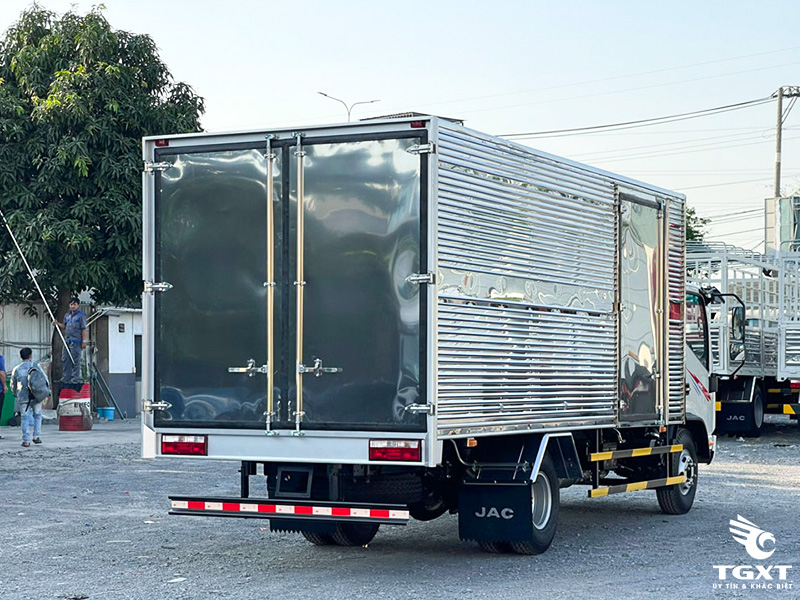 Giá Xe Tải Jac N500 E5 Thùng Kín Tải Trọng 5 Tấn