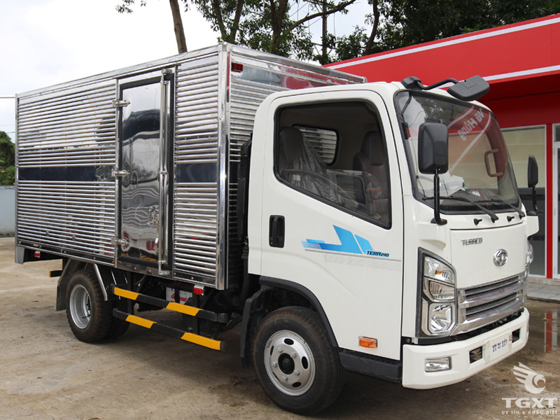 Xe Tải Teraco Tera 240 2.4 Tấn Thùng Kín