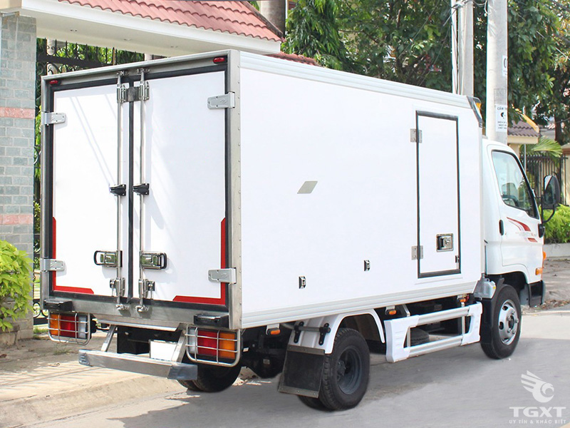 Xe Tải Hyundai New Mighty N250 2.4 Tấn Thùng Bảo Ôn
