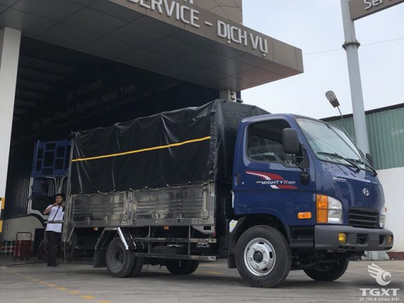 Xe Tải Hyundai New Mighty N250 2T4 Thùng Bạt Gắn Bửng Nâng
