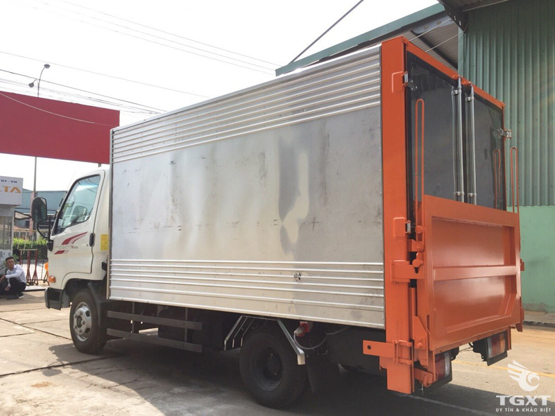 Xe Tải Hyundai New Mighty N250 2T4 Thùng Kín Gắn Bửng Nâng