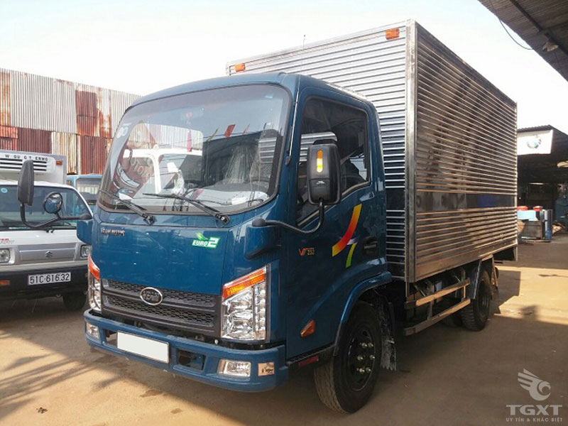 Xe Tải Veam VT252 2.4 Tấn Thùng Kín