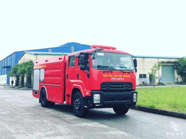 Xe Cứu Hỏa Isuzu FVR34LE4 6.6 Khối - Ảnh 2