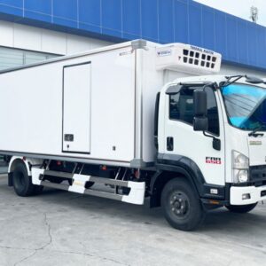 Xe Tải Isuzu FRR90NE5 5.8 Tấn Thùng Đông Lạnh
