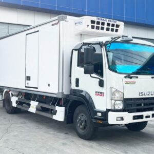 Alternative view of Xe Tải Isuzu FRR90NE5 5.8 Tấn Thùng Đông Lạnh