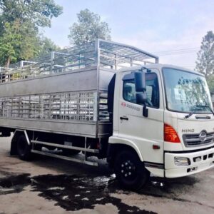 Alternative view of Xe Tải Hino FC9JJTA 5T5 Thùng Chở Heo