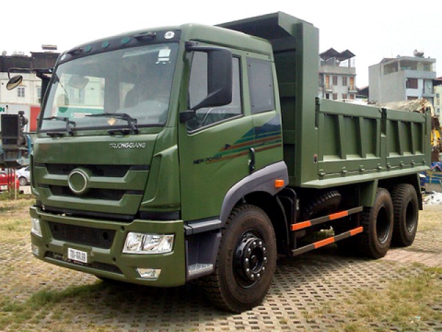 Xe Ben Trường Giang 3 Chân 13T5 FAW CA3250P1K2T1EA80