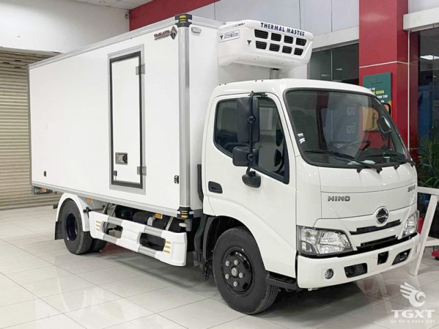 Xe Tải Hino XZU650L Euro 5 1.9 Tấn Thùng Đông Lạnh