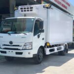 Xe Tải Hino XZU720L Euro 5 3.5 Tấn Thùng Đông Lạnh