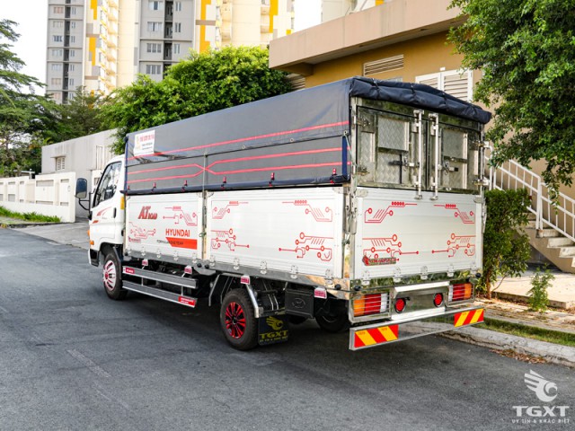 Xe Tải Hyundai New Mighty N250SL Euro 5 2.5 Tấn Thùng Bạt - Ảnh 2