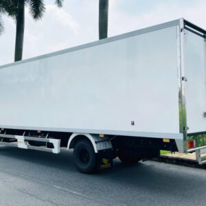 Alternative view of Xe Tải Isuzu FRR90NE5 5.8 Tấn Thùng Bảo Ôn