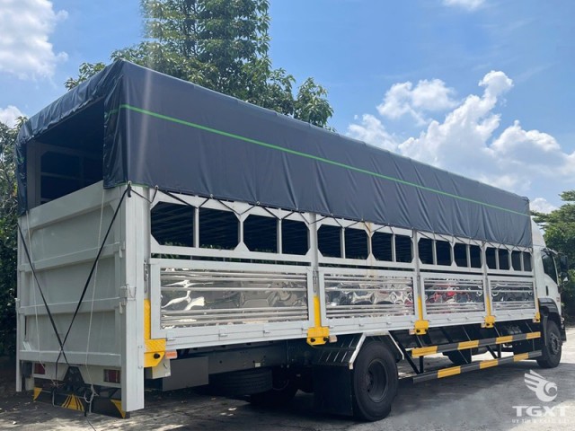 Xe Tải Isuzu FVR34VE5 6 Tấn Chở Xe Máy - Ảnh 3