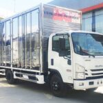 Xe Tải Isuzu NPR85KE5 3.5 Tấn Chở Pallet Chứa Cấu Kiện Điện Tử