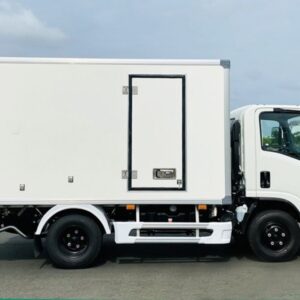 Alternative view of Xe Tải Isuzu QLR77FE5 1.9 Tấn Thùng Bảo Ôn