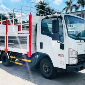 Xe Tải Isuzu QLR77FE5 1.9 Tấn Thùng Bạt Bửng Nâng