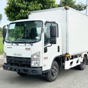 Xe Tải Isuzu QLR77FE5 2.3 Tấn Thùng Bảo Ôn