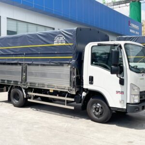 Alternative view of Xe Tải Isuzu QMR77HE5 2.4 Tấn Thùng Bạt Bửng Nâng