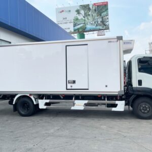 Alternative view of Xe Tải Isuzu FRR90QE5 5 Tấn Thùng Đông Lạnh
