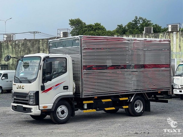 Giá Xe Tải Jac N200S E5 Thùng Kín Tải Trọng 1.9 Tấn