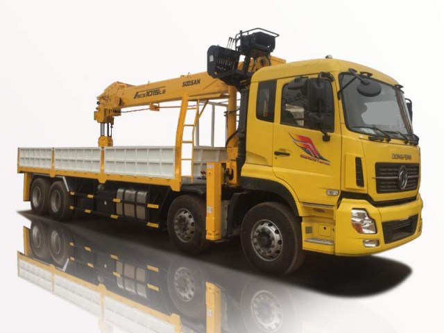 Xe Cẩu Dongfeng 4 Chân 11T5 Gắn Cẩu Soosan SCS1015LS