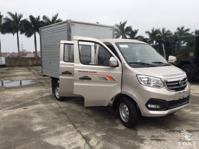Xe Tải Nhẹ Trường Giang T3 Cabin Đôi 810Kg Thùng Kín