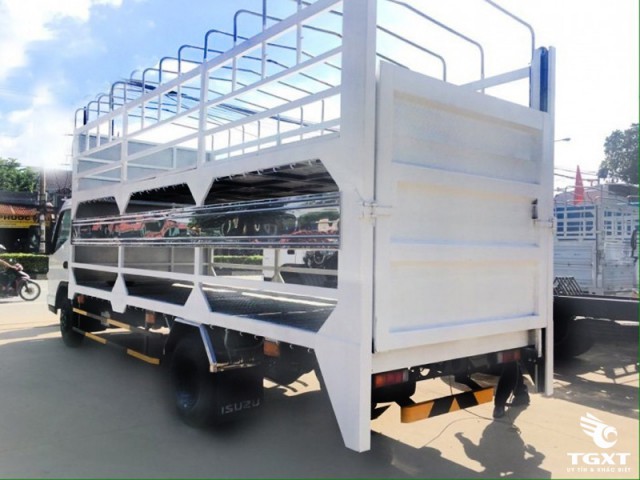 Xe Tải Fuso Canter 8.2HD 3T7 Chở Mô Tô Xe Máy