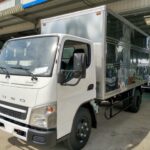 Xe Tải Fuso Canter 4.99 1.9 Tấn Thùng Kín