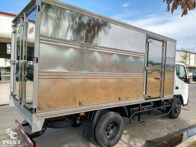 Xe Tải Fuso Canter 4.99 1.9 Tấn Thùng Kín - Ảnh 3