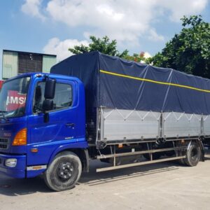 Alternative view of Xe Tải Hino FC9JNTC 6T2 Thùng Bạt Gắn Bửng Nâng