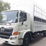 Xe Tải Hino FG 7 Tấn Chở Mô Tô Xe Máy Thùng Dài 9M