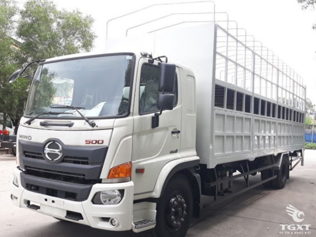 Xe Tải Hino FG 7 Tấn Chở Mô Tô Xe Máy Thùng Dài 9M