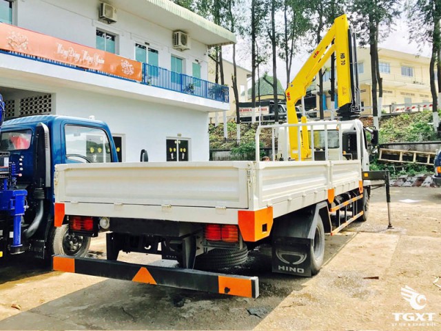Xe Tải Hino FC 6 Tấn Gắn Cẩu Gấp 3 Tấn Hyva HB70E4 - Ảnh 3