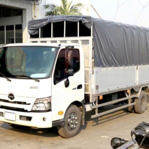 Xe Tải Hino XZU710L 2.5 Tấn Thùng Bạt