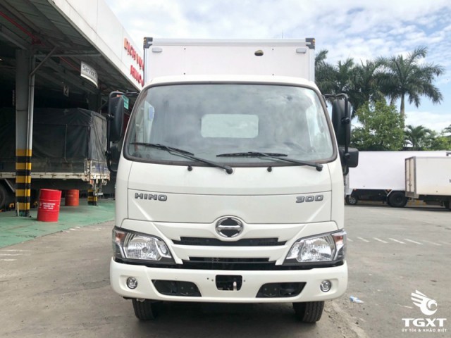 Xe Tải Hino XZU650L Euro 5 3.5 Tấn Thùng Bảo Ôn