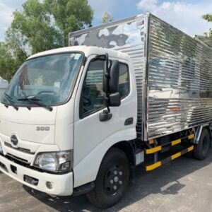 Xe Tải Hino XZU650L Euro 5 1.9 Tấn Thùng Kín