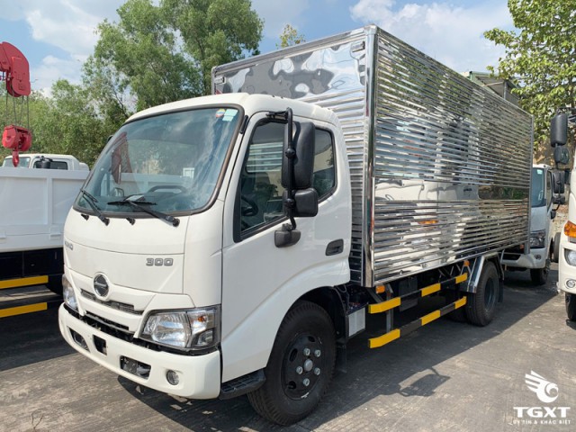 Xe Tải Hino XZU650L Euro 5 1.9 Tấn Thùng Kín