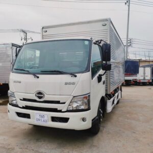 Alternative view of Xe Tải Hino XZU710L 2.5 Tấn Thùng Kín