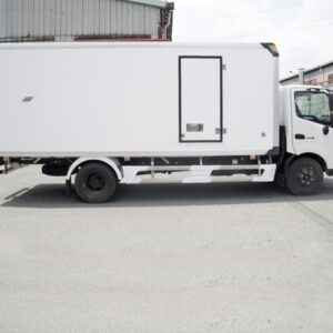 Alternative view of Xe Tải Hino XZU730L 5 Tấn Thùng Bảo Ôn