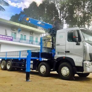 Alternative view of Xe Tải Howo 4 Chân 11 Tấn Gắn Cẩu Dongyang SS2725LB 10 Tấn 6 Khúc