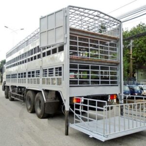 Alternative view of Xe Tải Hyundai HD320 4 Chân Chở Gia Súc 15 tấn