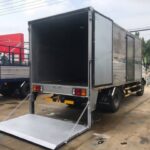 Xe Tải Hyundai New Mighty N250SL 2T5 Thùng Kín Gắn Bửng Nâng