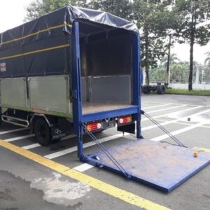 Alternative view of Xe Tải Hyundai New Porter H150 1T5 Thùng Bạt Gắn Bửng Nâng